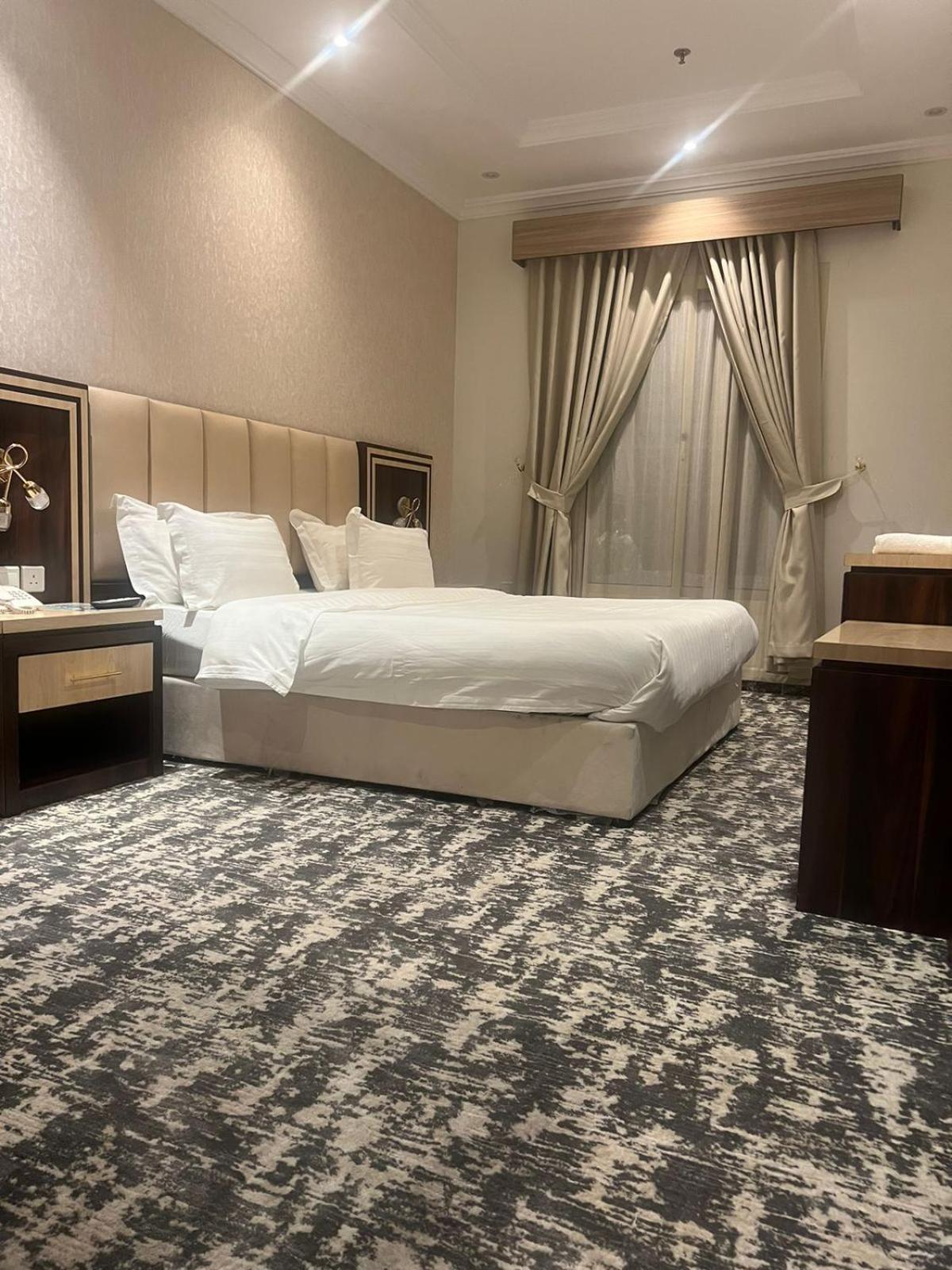 اجنحة ميلان الفندقية *